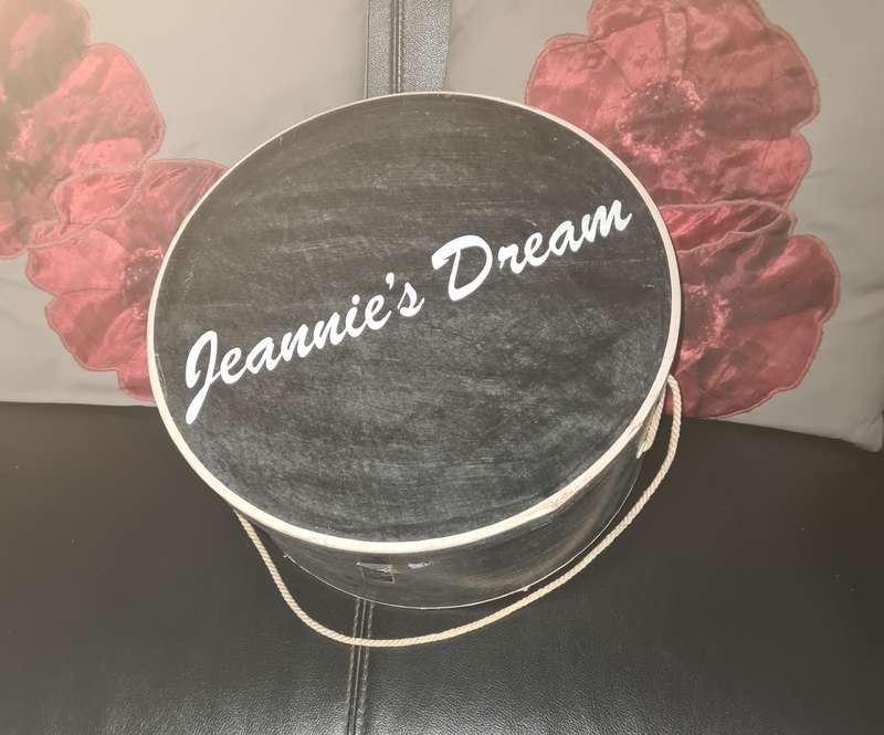 Vintage Hat box and fascinator