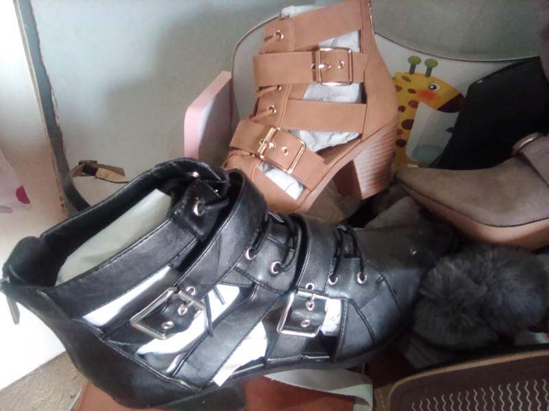 MIXED NEW ONE ONLY SHOES ( NO PAIR ONLY 1 )