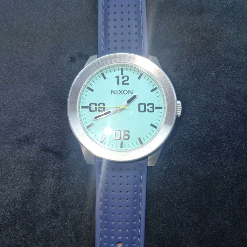 Nixon Watch glow in the dark watch face