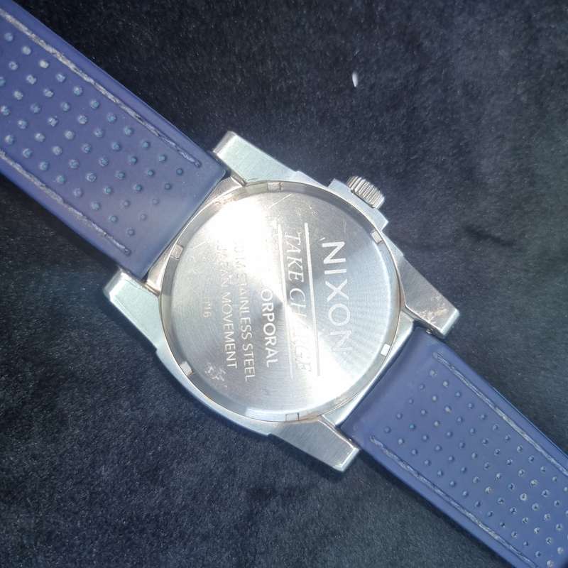 Nixon Watch glow in the dark watch face