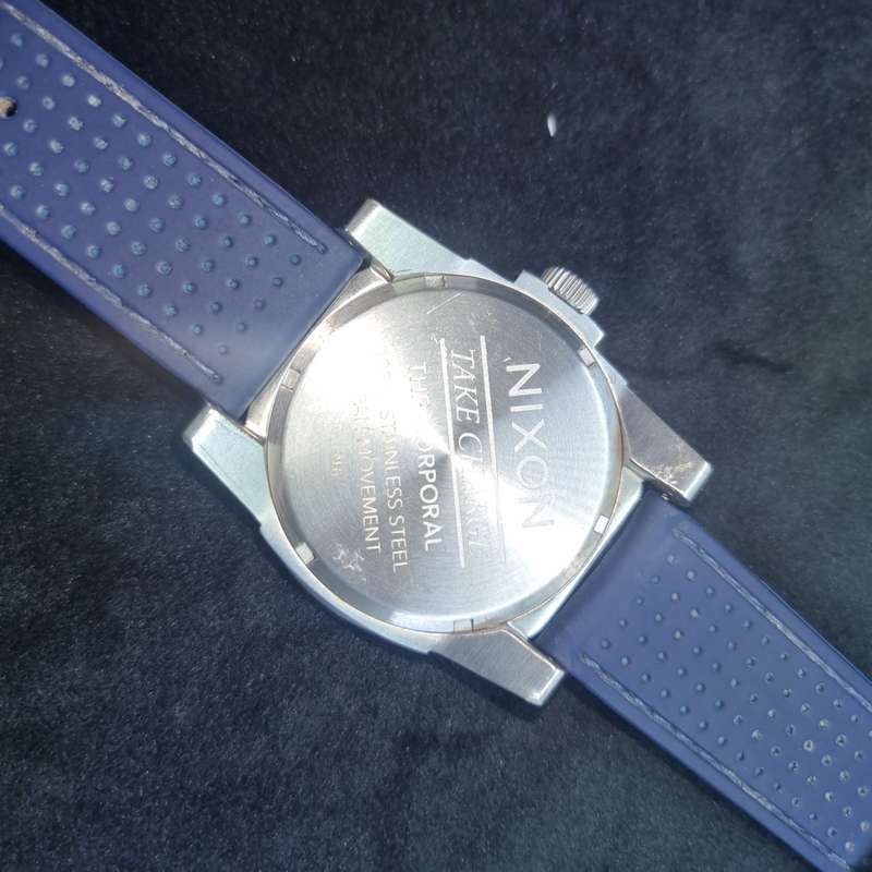 Nixon Watch glow in the dark watch face