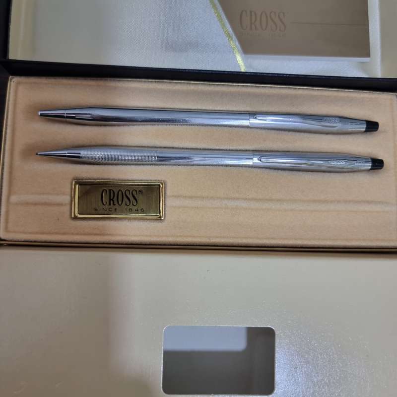 Silver Cross Pen and pencil Set.