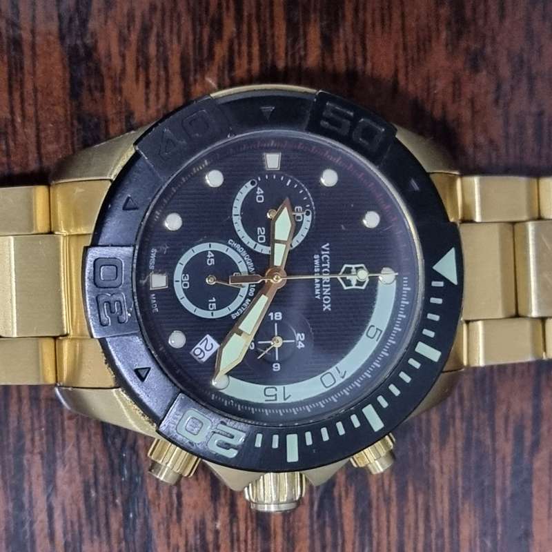 VICTORINOX WATCH