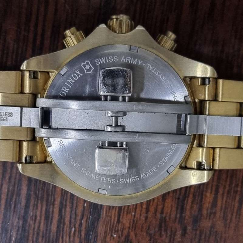 VICTORINOX WATCH
