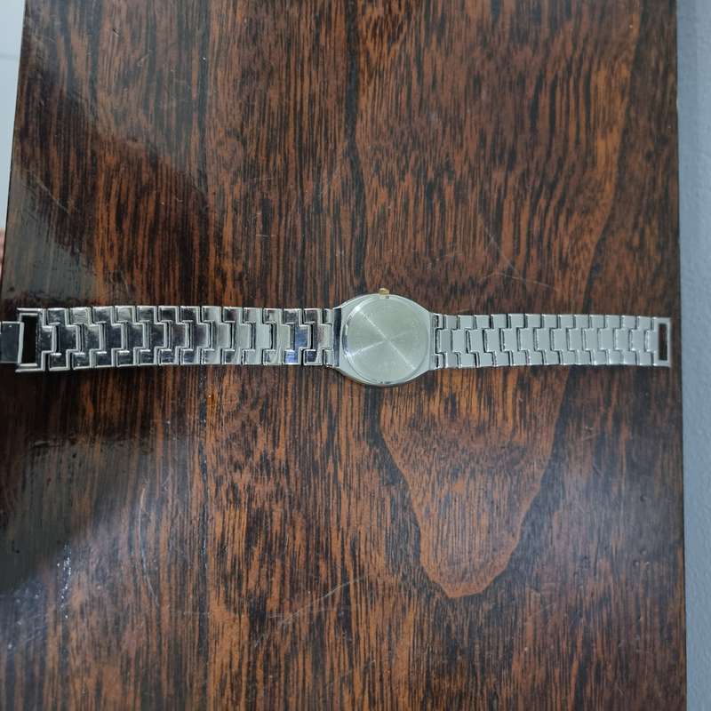 Diamonda Aim Watch with Quarts movement.