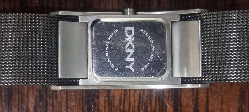 DKNY Watch 30 Meters.