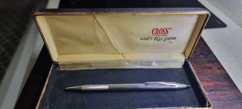 Silver Cross Pen.