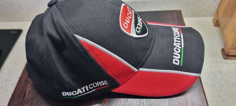 Ducati Hat black