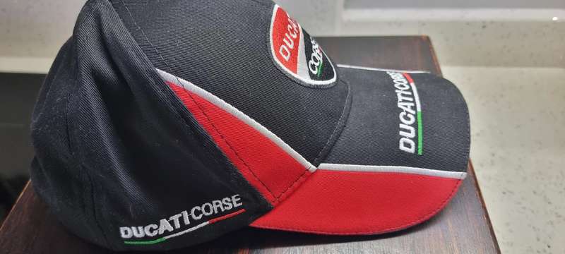 Ducati Hat black