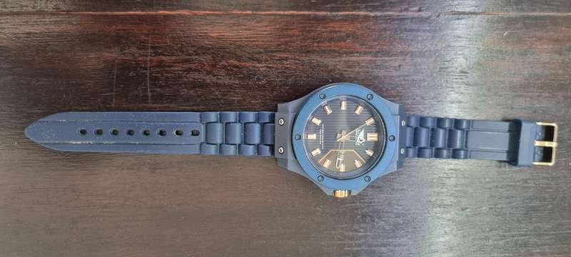 Watch Water Resistant 100 Meters