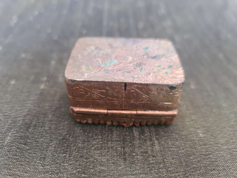 Vintage/Antique Porcelain Pill Box