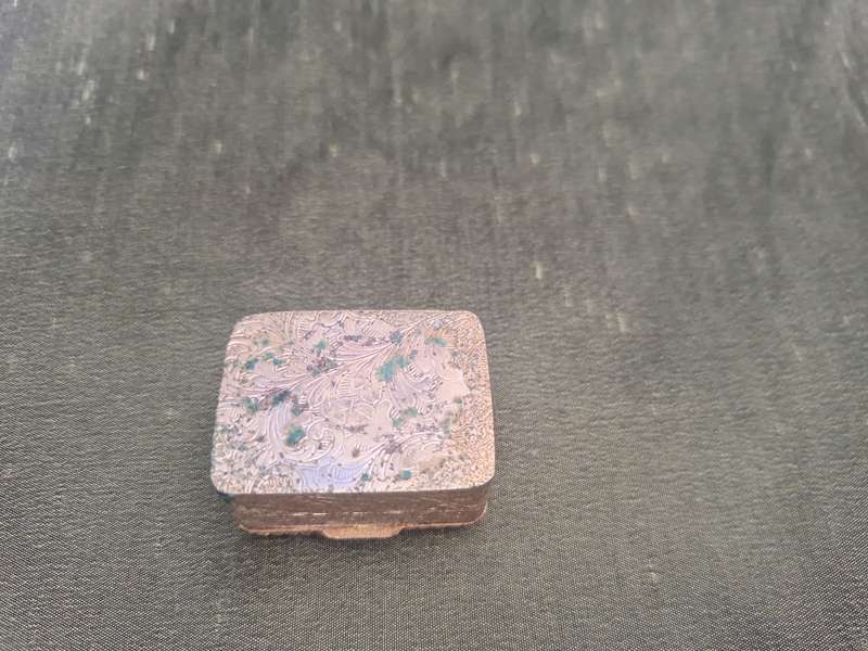 Vintage/Antique Porcelain Pill Box