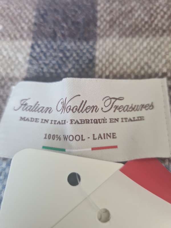 Italian woollen treasures scarf