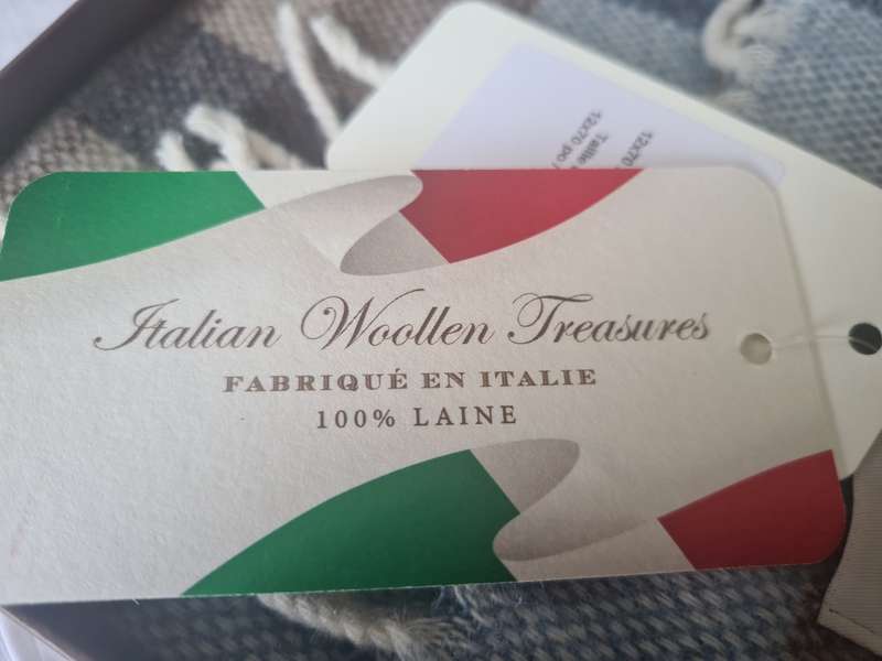 Italian woollen treasures scarf