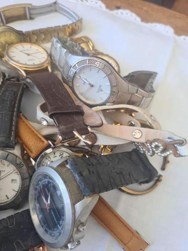 Bulk lot of 18 Vintage Watches - for spares or repair