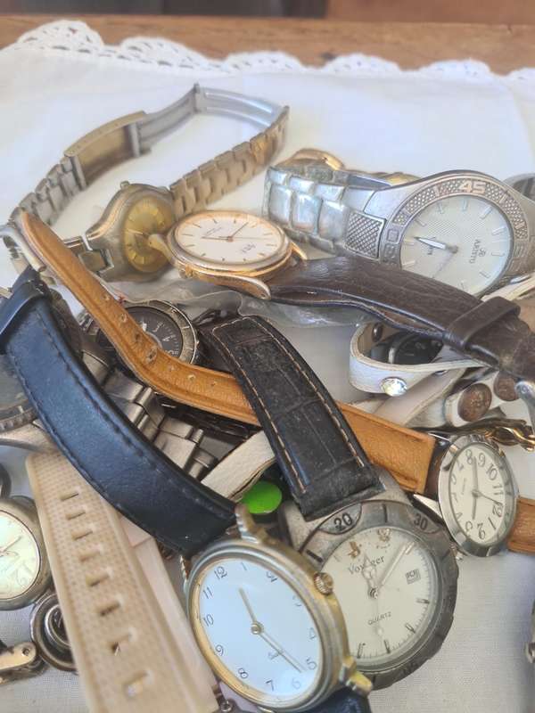 Bulk lot of 18 Vintage Watches - for spares or repair