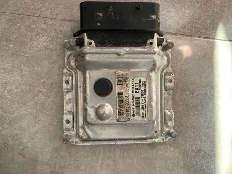HYUNDAI i20 ECU COMPUTER BOX 39111-03800 9001140430KE ME17.9.11.1
