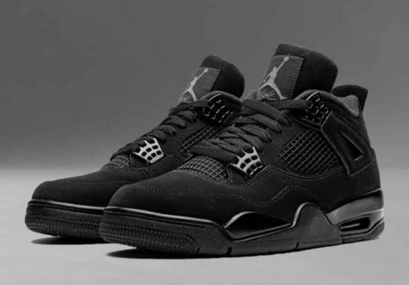 Air Jordan 4 Retro black cat (Unisex) sneakers