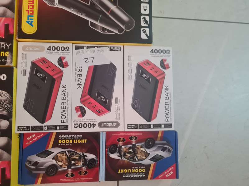 R14 000 BULK ITEMS SET, CAMERAS, GAME CONSOLES, POWERBANKS, MICS ,RETUNED/DAMAGE/DEFECTIVE GOOD SET