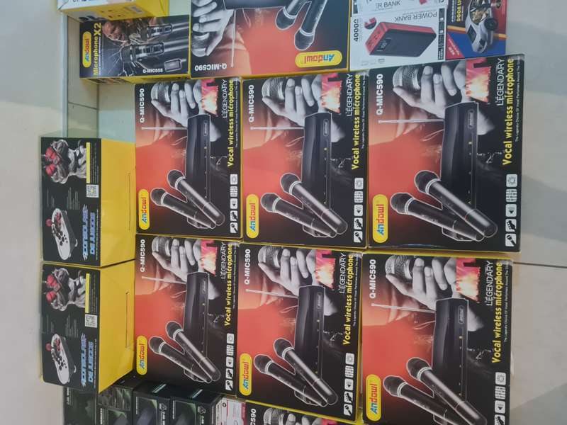 R14 000 BULK ITEMS SET, CAMERAS, GAME CONSOLES, POWERBANKS, MICS ,RETUNED/DAMAGE/DEFECTIVE GOOD SET