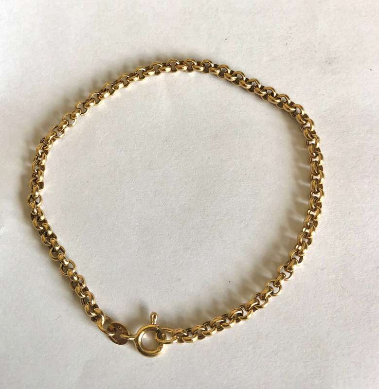 9 K-9 carat solid Gold, Imported Belcher-Rolo` links are 3.3mm.round bracelet
