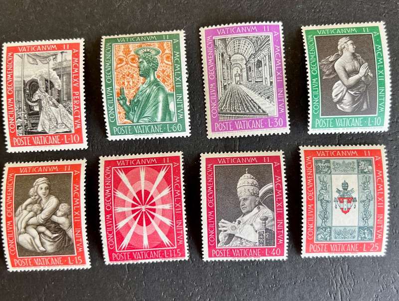 Vatican City -- year 1962 Unmounted complete set of 8 --concilium -bid per stamp