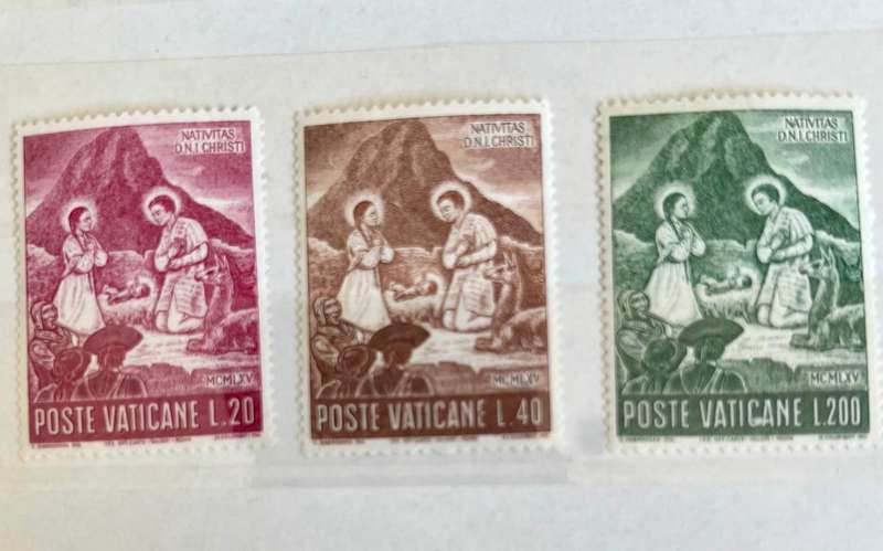 Vatican City -- year 1965 Unmounted complete set of 3 --xmas--bid per stamp