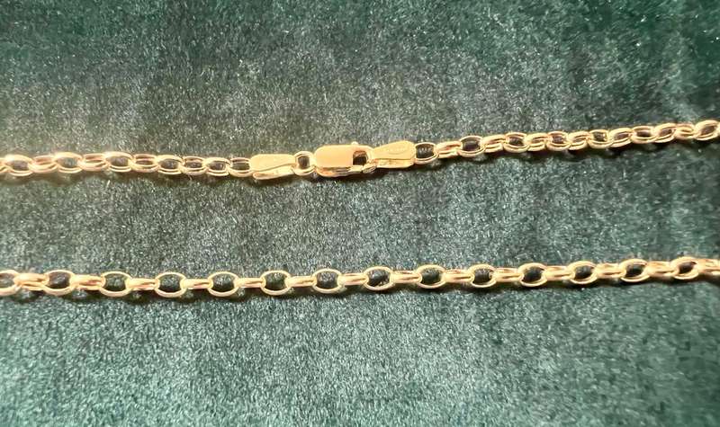 18k/ genuine 18 carat yellow Gold - 2.5  mm wide  oval Belcher   link ---- cm 50 necklace