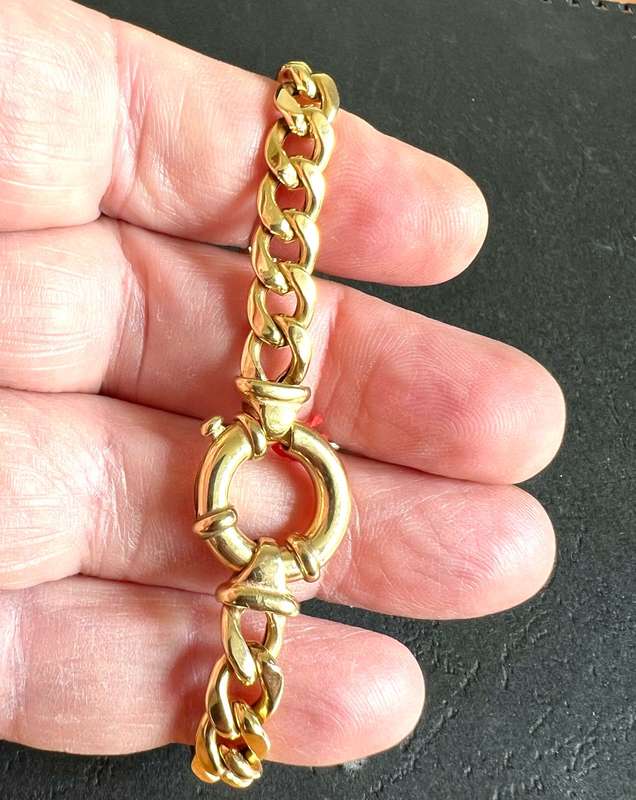 9 K -genuine solid 9 carat Yellow  gold - Curb bracelet with signoretti clasp