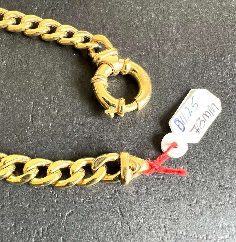 9 K -genuine solid 9 carat Yellow  gold - Curb bracelet with signoretti clasp