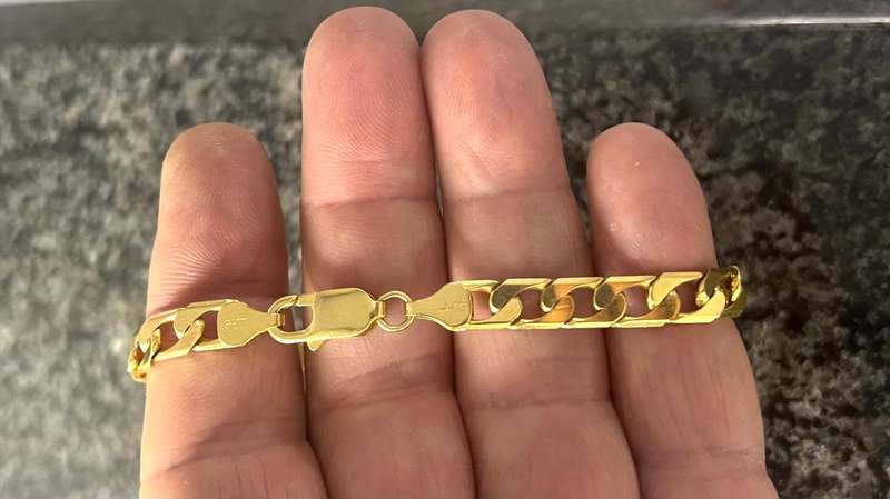 9 K-9 carat solid Gold, Imported Gents  Square Curb Bracelet wide  6.3 mm.  22 cm long