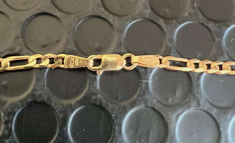 9K -- 9 carat solid Gold - Figaro  link Necklace 55 cm. long- 3.0 mm wide