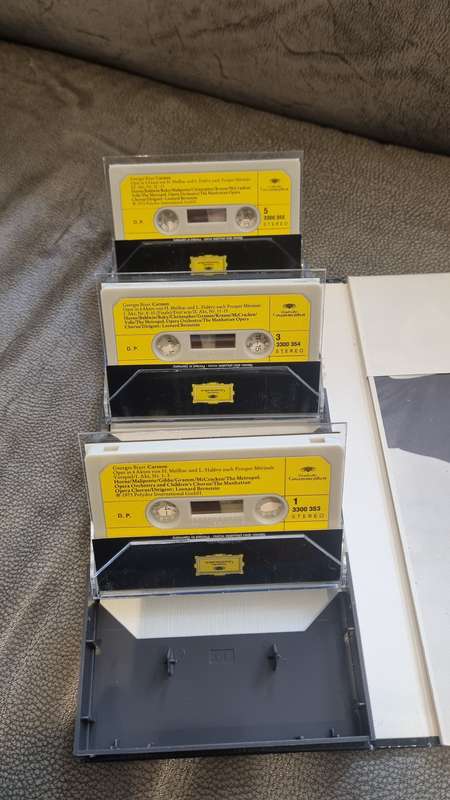 Carmen by Bizet with Leonard Bernstein and Metropolitan Opera, Marilyn Horne.  DG 3 Tape Box Set !