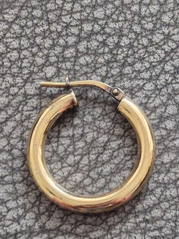 Gold Plated 1.3 gram Sterling Silver  Earring Marked Italy 925. Perfect Condition and Working Order.