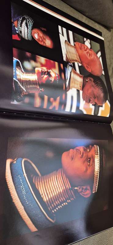 Peter Magubane. Vanishing Cultures of South Africa. Foreword by Nelson Mandela.