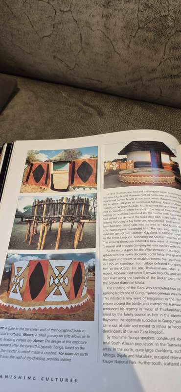 Peter Magubane. Vanishing Cultures of South Africa. Foreword by Nelson Mandela.