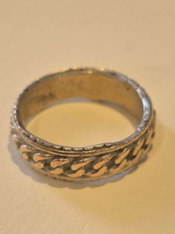 Hand finished chain design smooth irregular edge man ring. Comfort fit.