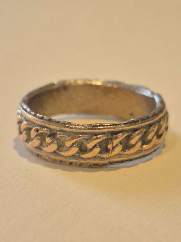 Hand finished chain design smooth irregular edge man ring. Comfort fit.