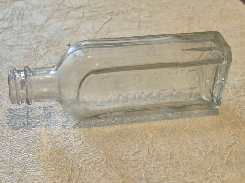 Sloan's Liniment Embossed Bottle. Excellent condition.