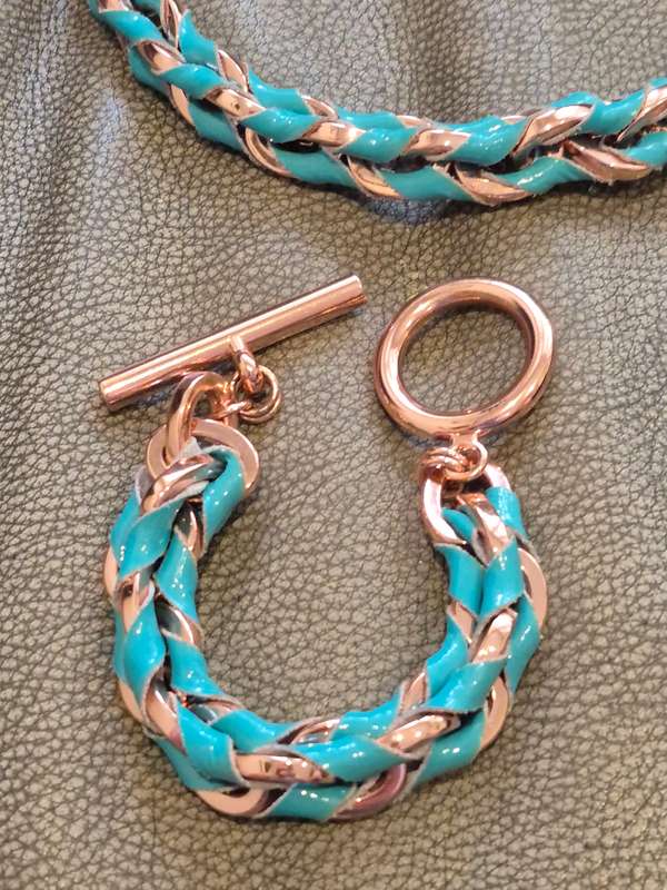 Mimco Australian Brand BRAND NEW Necklace and Bracelet Set. Rose Gold Tone and Green Patent Leather.