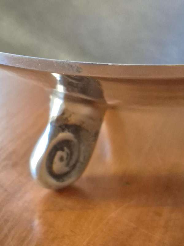 Solid pewter bowl with 3 Carrol Boyes style feet.