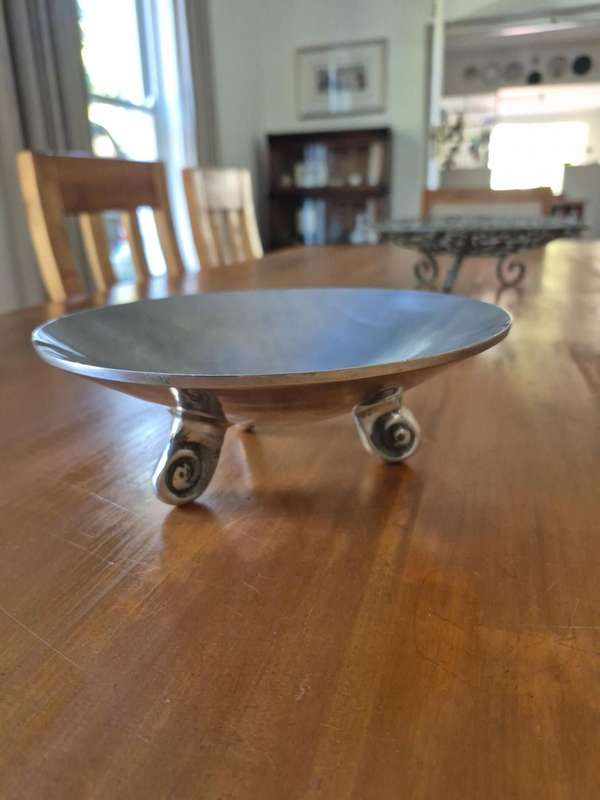 Solid pewter bowl with 3 Carrol Boyes style feet.