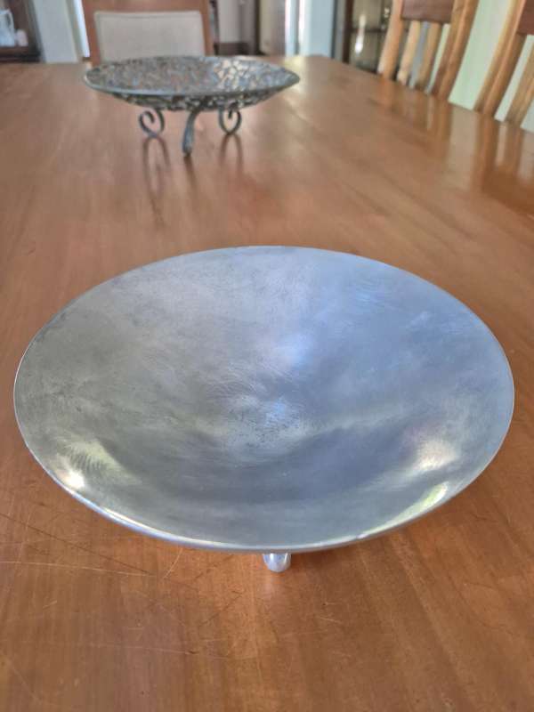 Solid pewter bowl with 3 Carrol Boyes style feet.