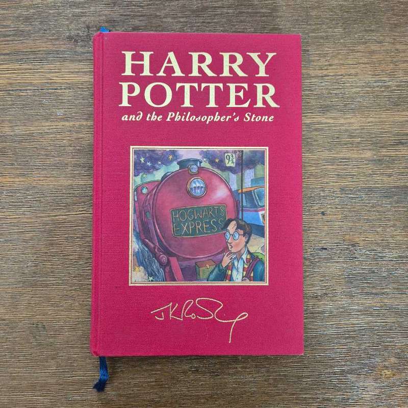 Harry Potter and the Philosopher's Stone Deluxe Signature Edition