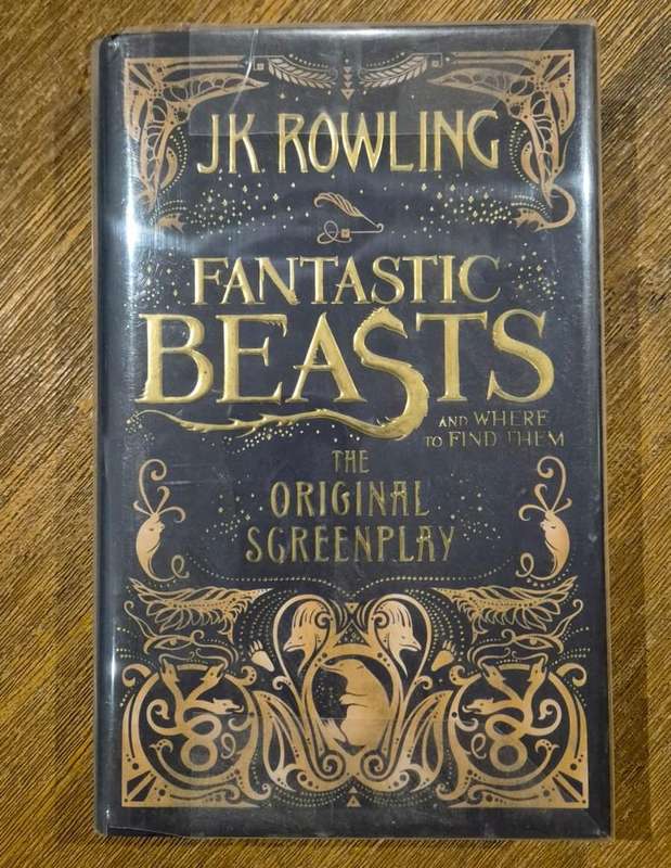 Fantastic Beasts & Crimes of Grindelwald (2 books)