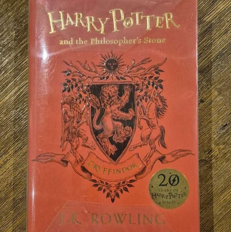 Harry Potter and the Philosopher's Stone - Gryffindor 20th Anniversary Edition