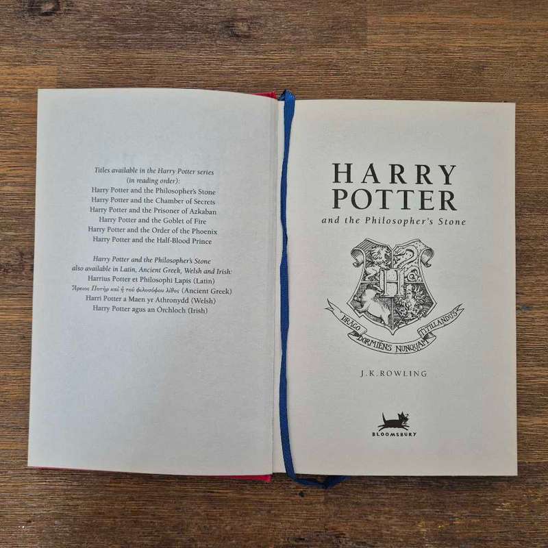Harry Potter and the Philosopher's Stone Deluxe Signature Edition