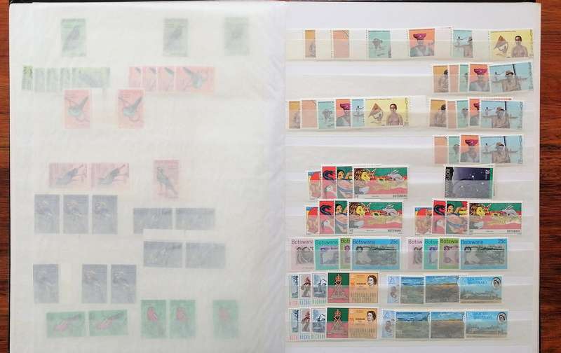Botswana collection in 16 pg / 32 side second hand stockbook