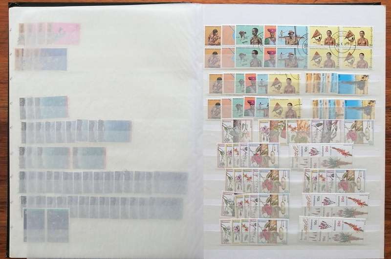 Botswana collection in 16 pg / 32 side second hand stockbook