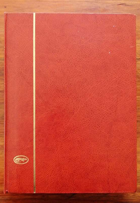 Large SWA collection in 30 pg/60 side good nick stockbook incl birds, definitives etc